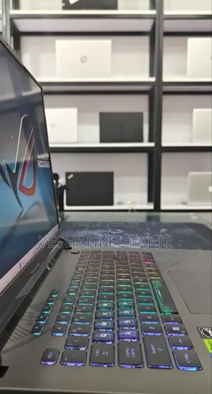 New Laptop Asus ROG Strix G17 16GB Intel Core I7 SSD 1T