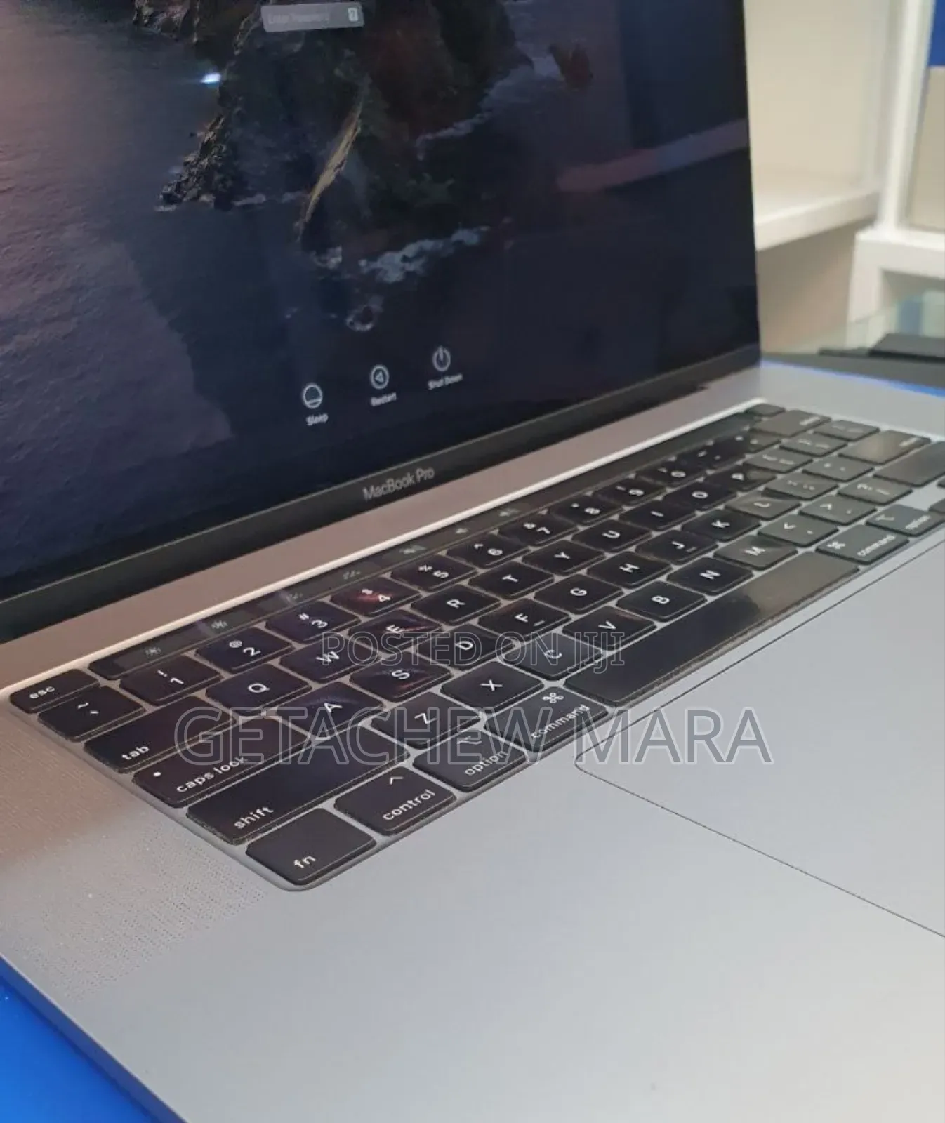 New Laptop Apple MacBook Pro 2019 8GB Intel Core I9 SSD 512GB
