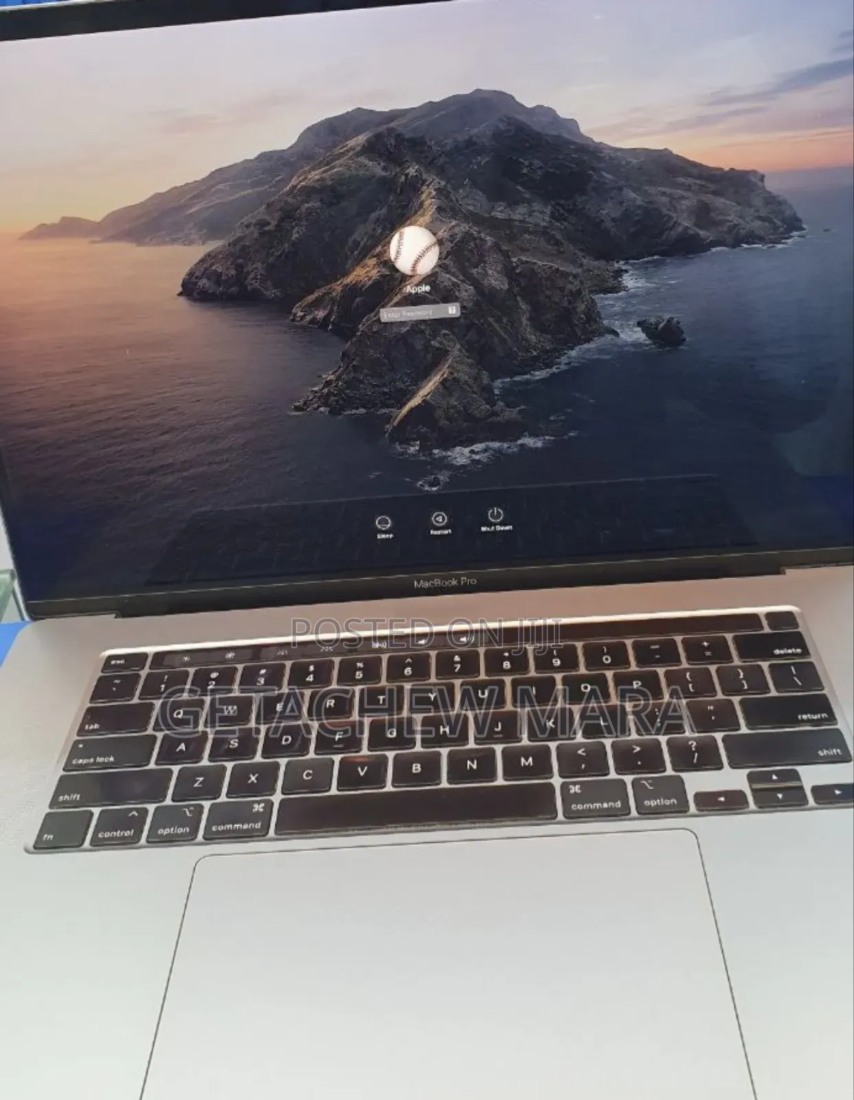New Laptop Apple MacBook Pro 2019 8GB Intel Core I9 SSD 512GB