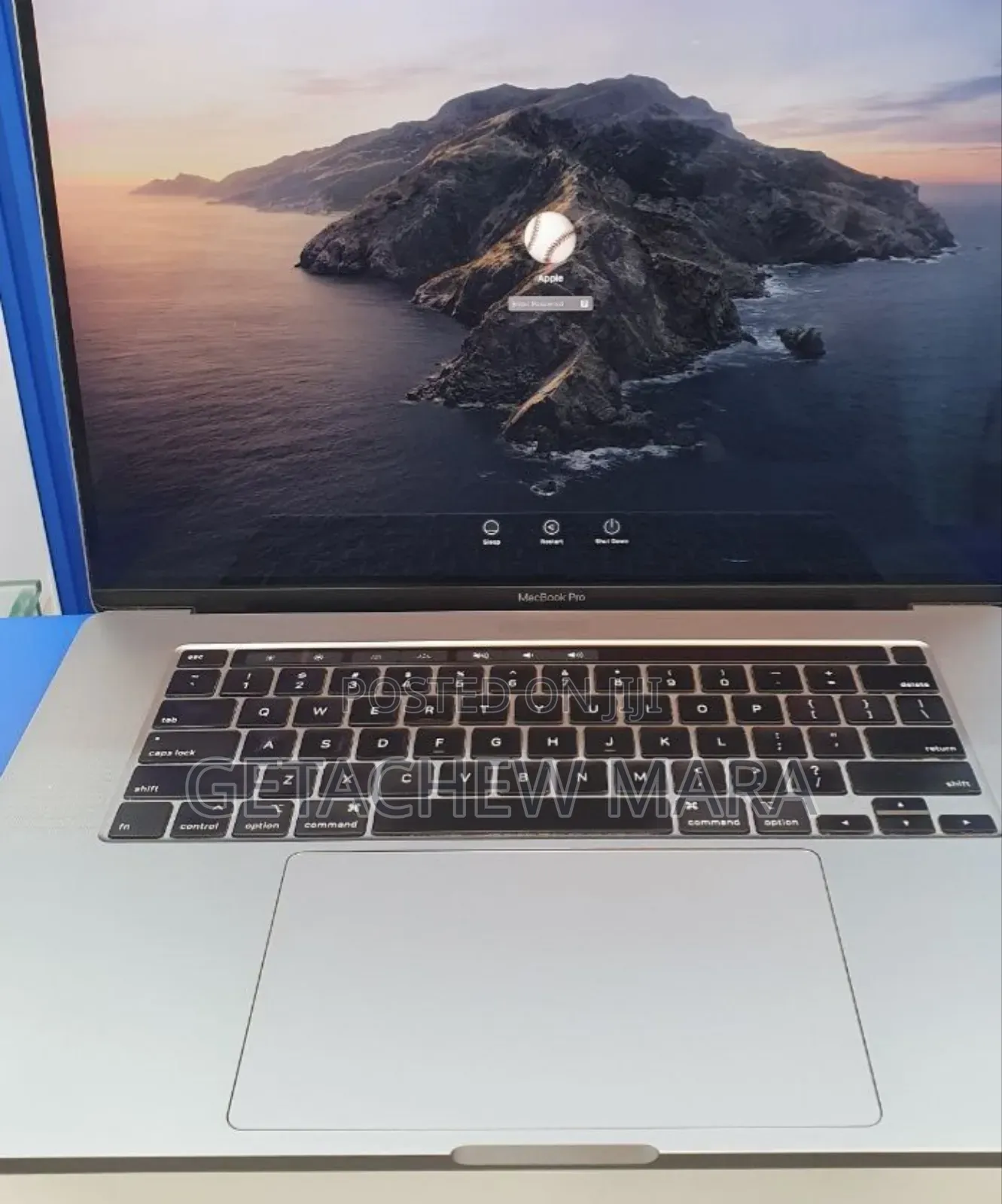 New Laptop Apple MacBook Pro 2019 8GB Intel Core I9 SSD 512GB