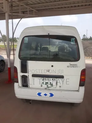 Suzuki Every Wagon 2005 White