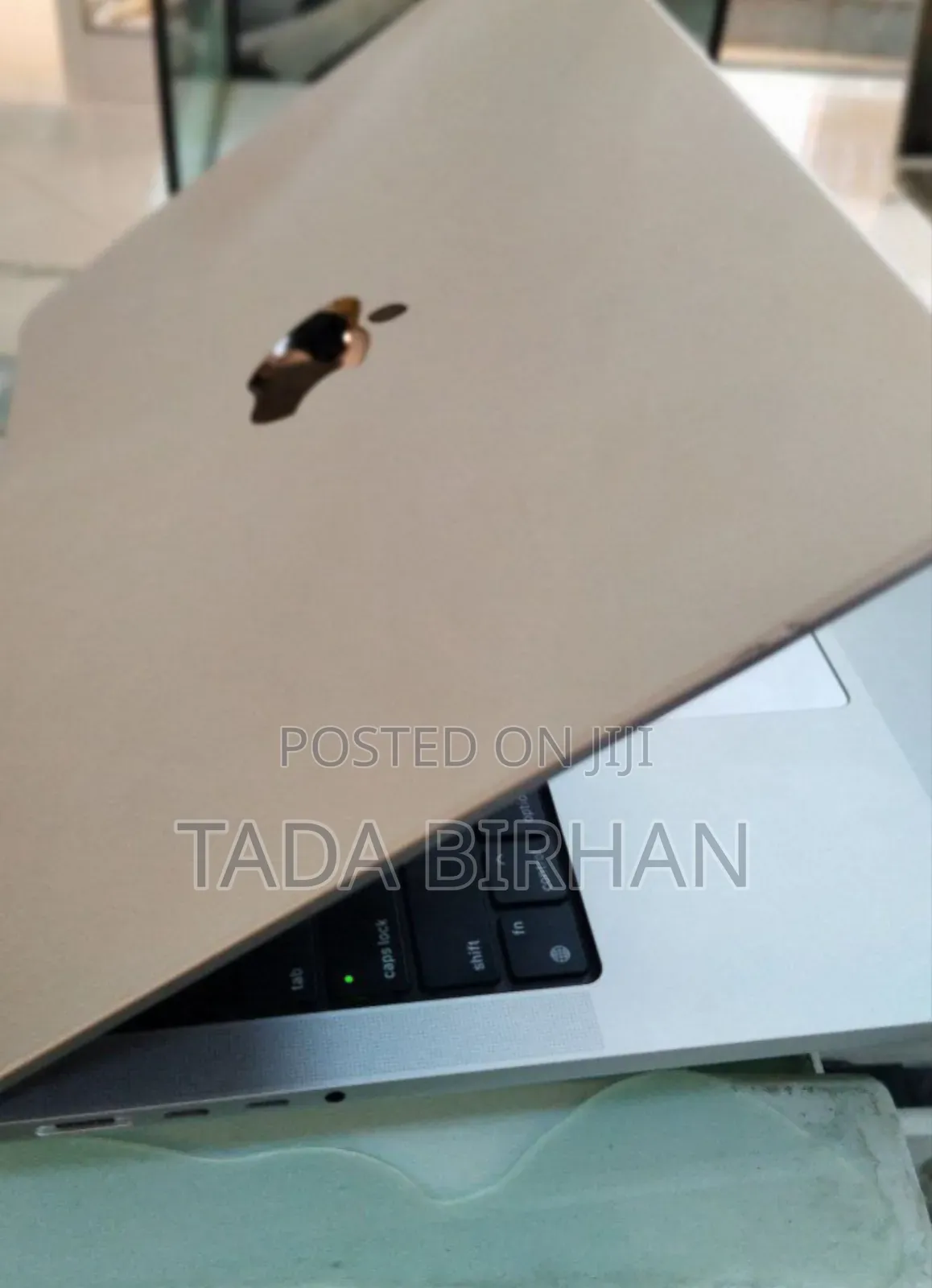 New Laptop Apple MacBook Pro M1 16GB Apple M1 Pro SSD 512GB