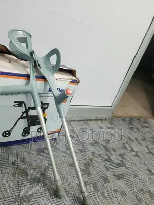 Elbow Crutches死者crutches袴吋almunium Medical Crutches New