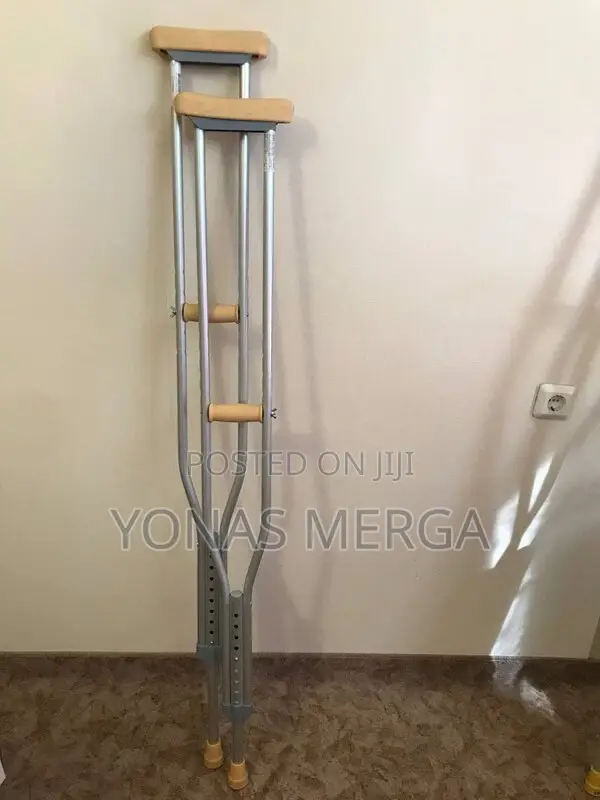 Crutches//Crutche寒نapplication:Commonly Used by Individuals