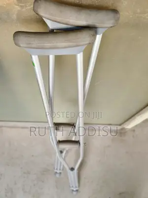 Photo - Crutches幢古axillary Crutches解釋crutches䥅說crutches New獄卒crutch