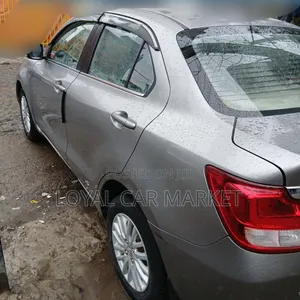 Photo - Suzuki Dzire 2022 Silver