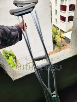Photo - Axillary Bilateral Crutches可以crutches𧙕我crutches袴吋crutches