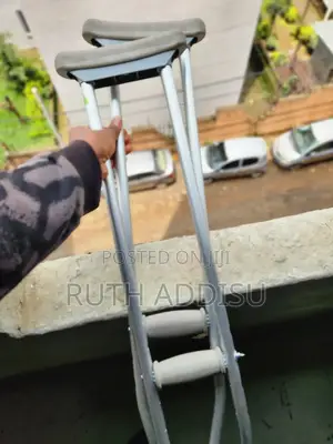 Crutches袸你axillary Crutches鴦了crutches衫軍axillary Crutches