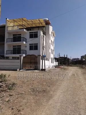 Furnished 11bdrm House in Bole for sale