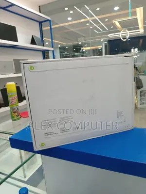 New Laptop Apple MacBook Pro 2024 M4 14-Inch 16GB Apple M4 SSD 512GB