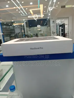 New Laptop Apple MacBook Pro 2024 M4 14-Inch 16GB Apple M4 SSD 512GB