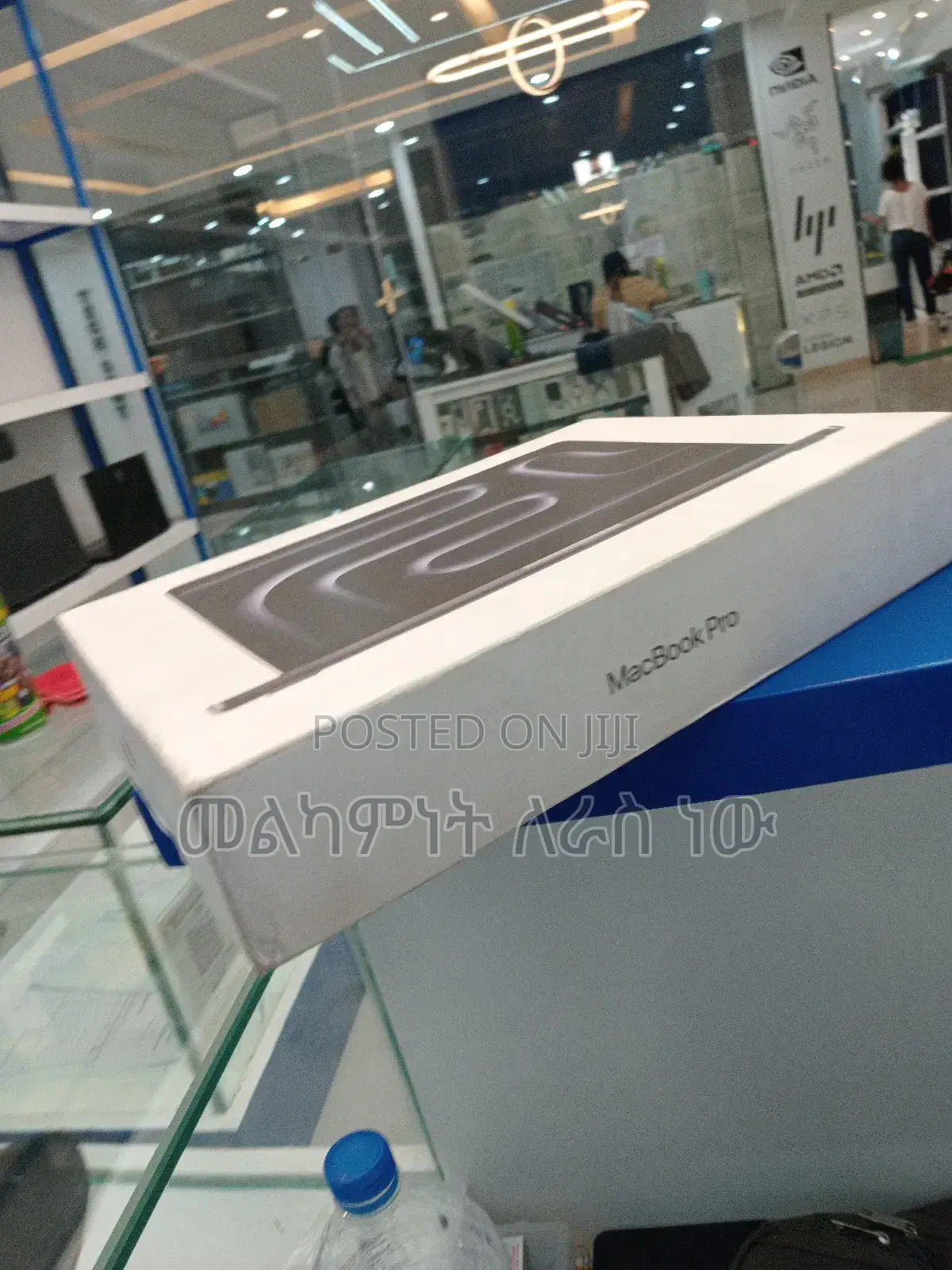 New Laptop Apple MacBook Pro 2024 M4 14-Inch 16GB Apple M4 SSD 512GB