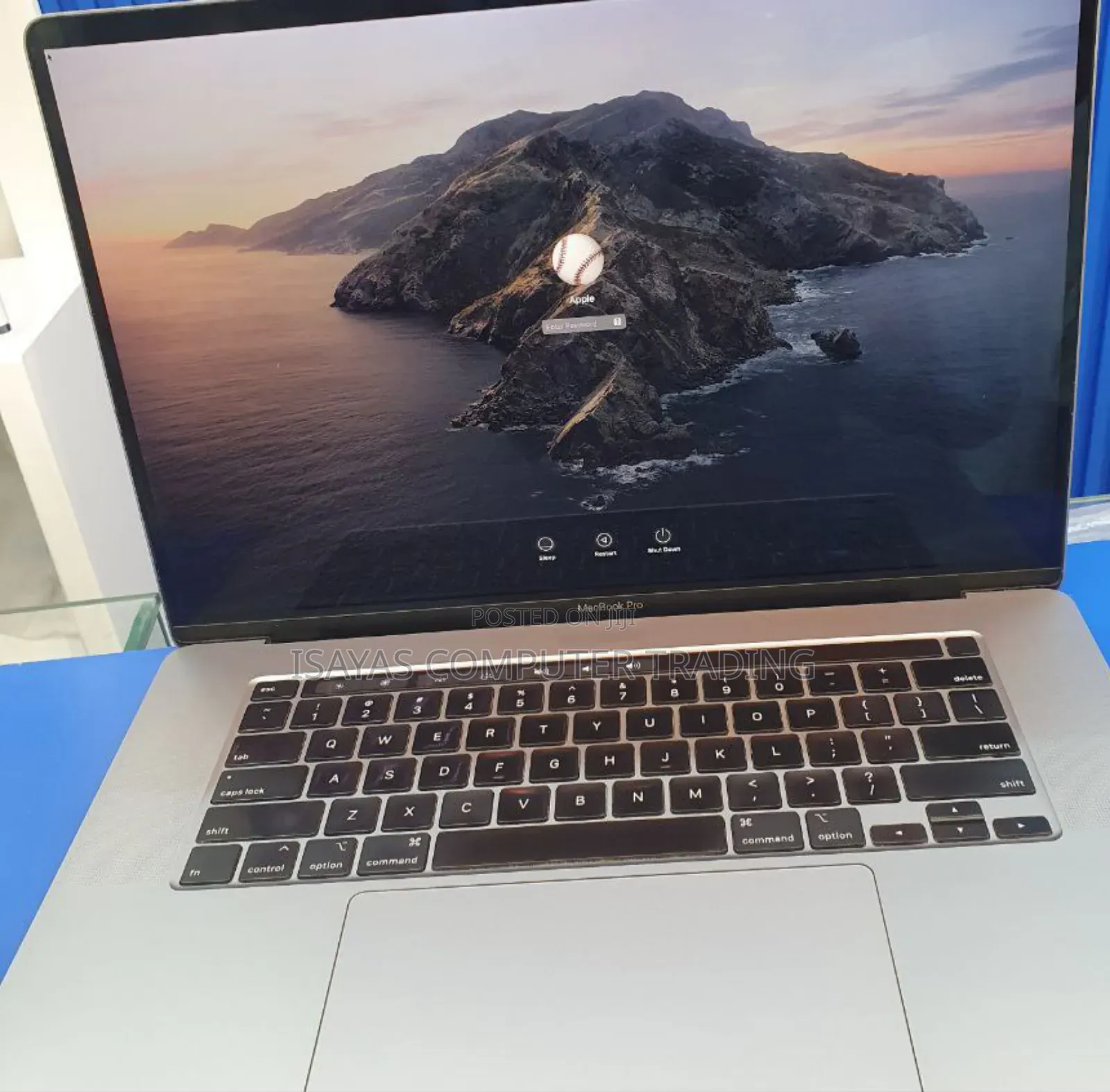 New Laptop Apple MacBook Pro 2019 16GB Intel Core I9 SSD 512GB