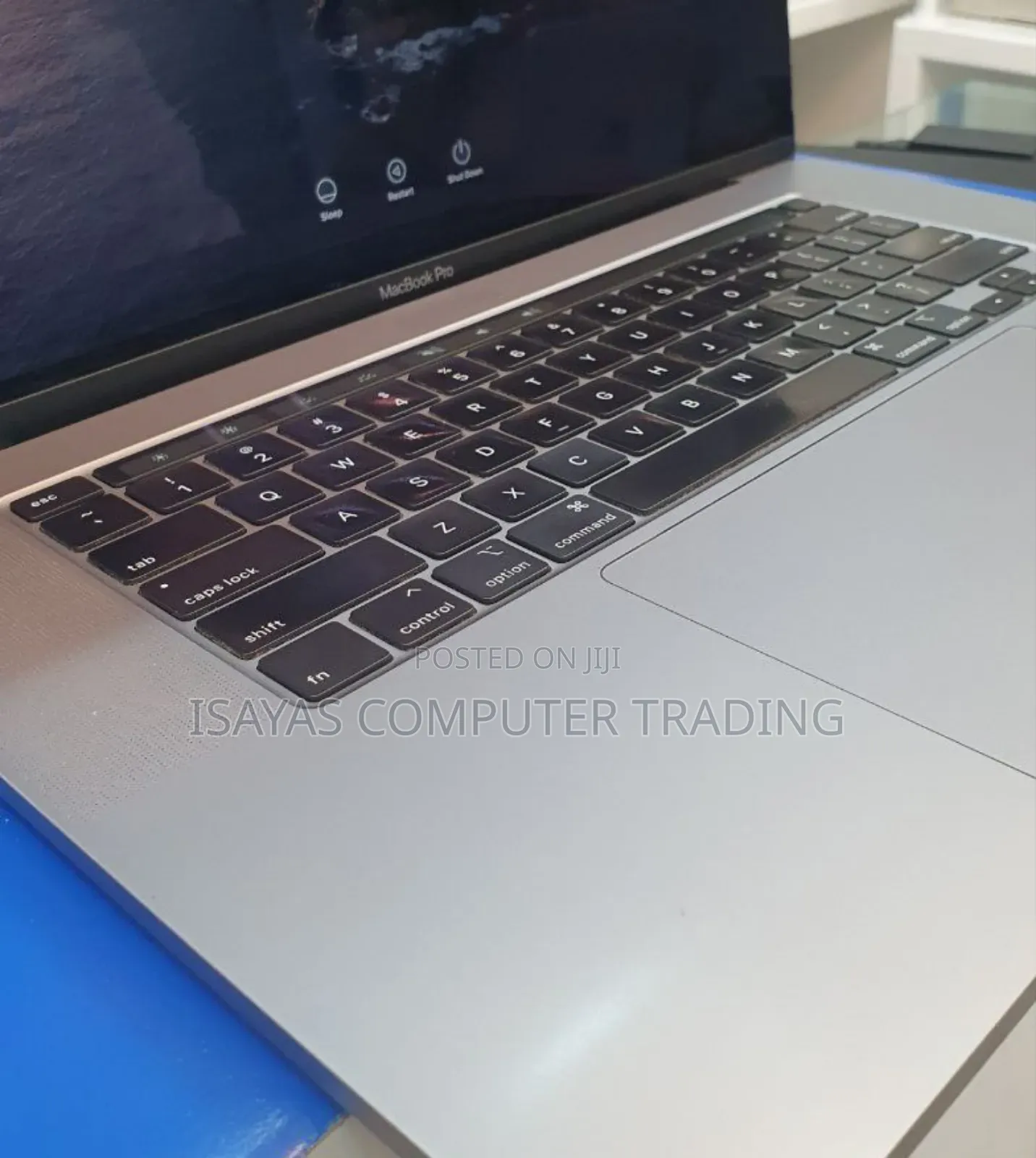 New Laptop Apple MacBook Pro 2019 16GB Intel Core I9 SSD 512GB
