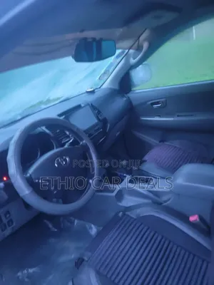 Toyota Hilux 2010 Blue