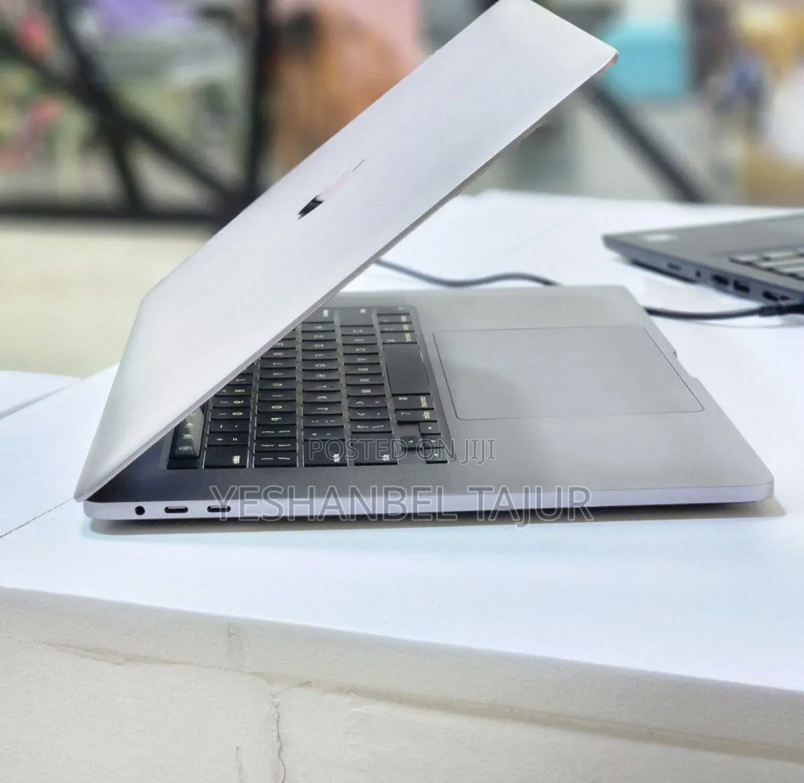 New Laptop Apple MacBook Pro 2019 32GB Intel Core I9 SSD 1T