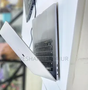 New Laptop Apple MacBook Pro 2019 32GB Intel Core I9 SSD 1T