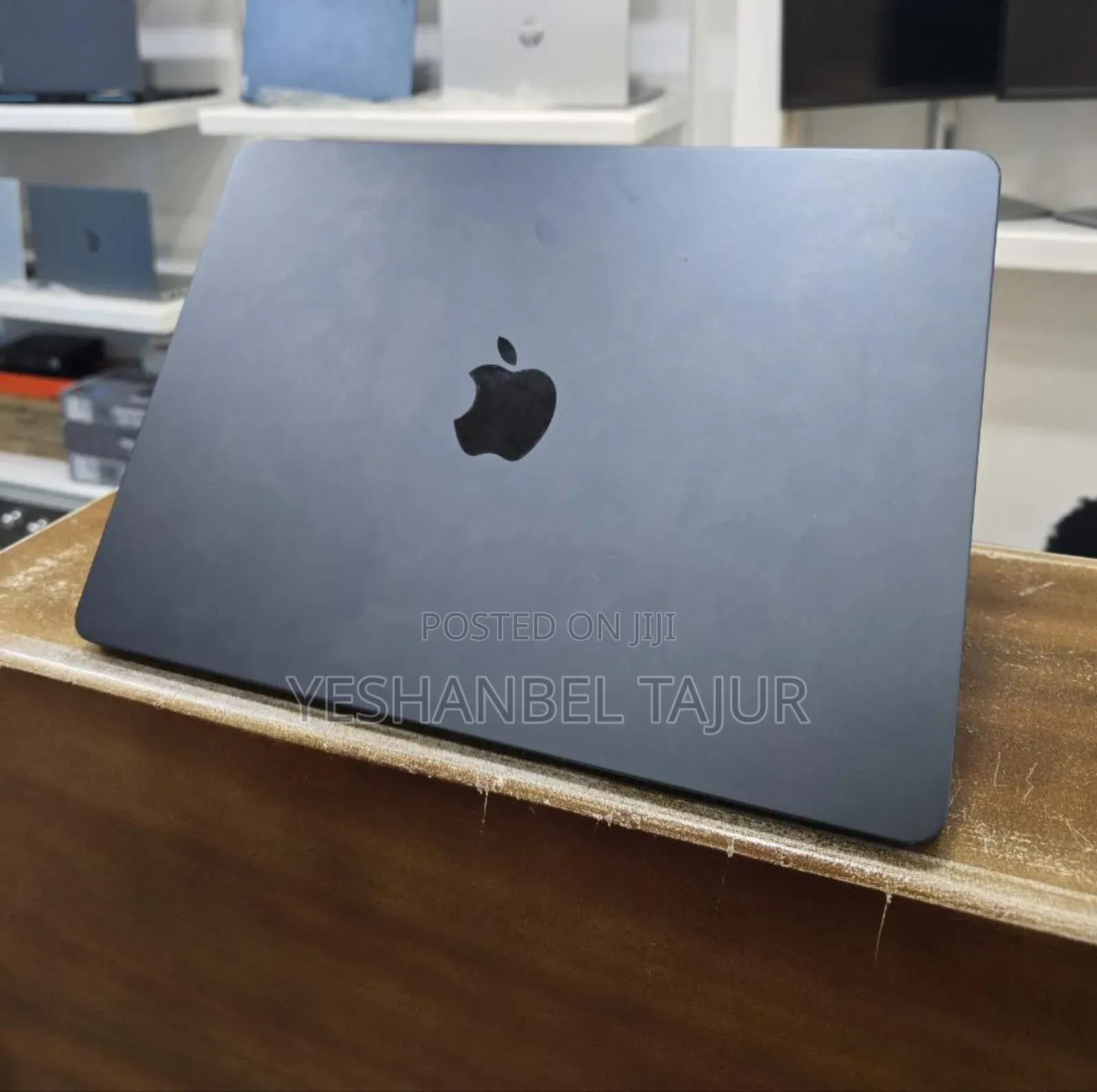 New Laptop Apple MacBook Air 2020 M1 8GB Apple M2 SSD 256GB