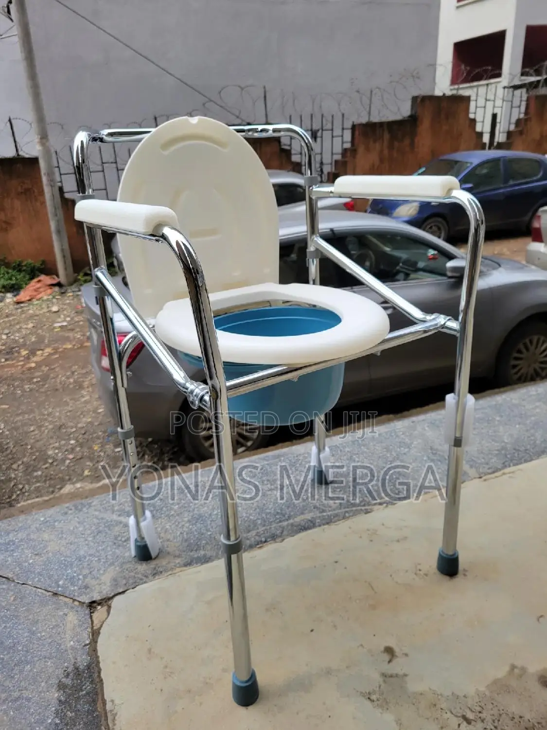 Toilet Chairت融pot|Locking Casters, Handrails, and Droppable