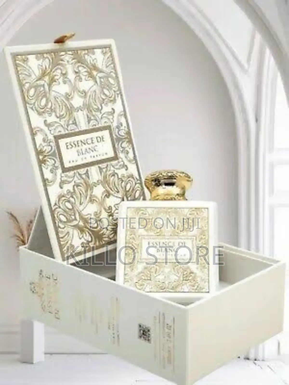 Essence De Blanc Perfume