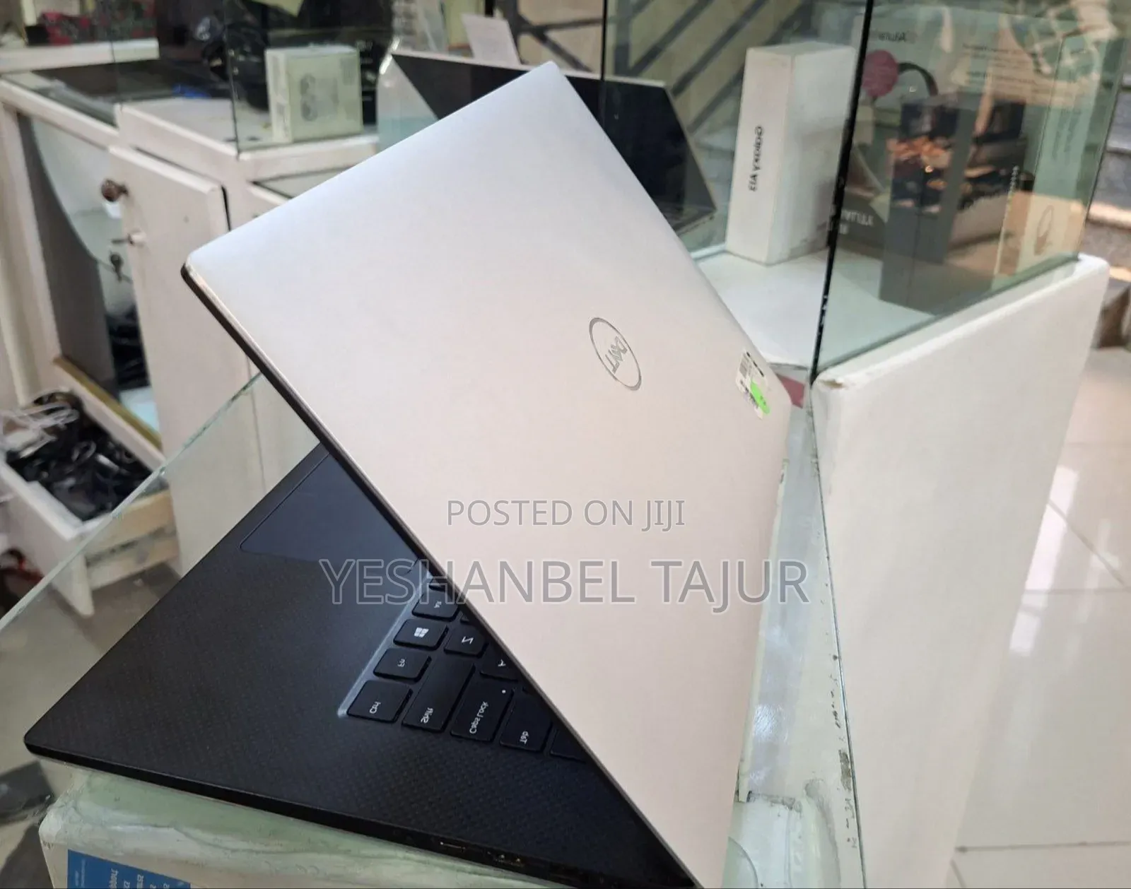 New Laptop Dell Precision 5540 16GB Intel Core I7 SSD 512GB