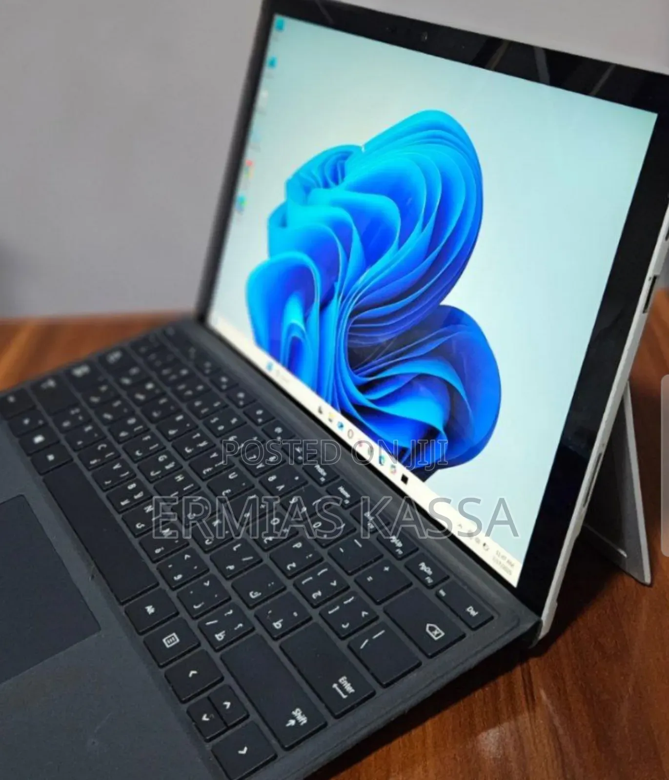 New Laptop Microsoft Surface Pro 7 8GB Intel Core I5 SSD 128GB