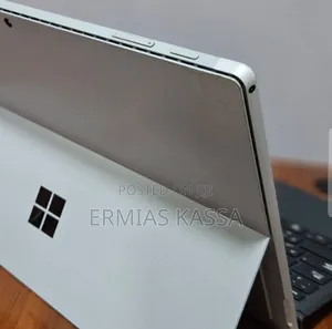 New Laptop Microsoft Surface Pro 7 8GB Intel Core I5 SSD 128GB