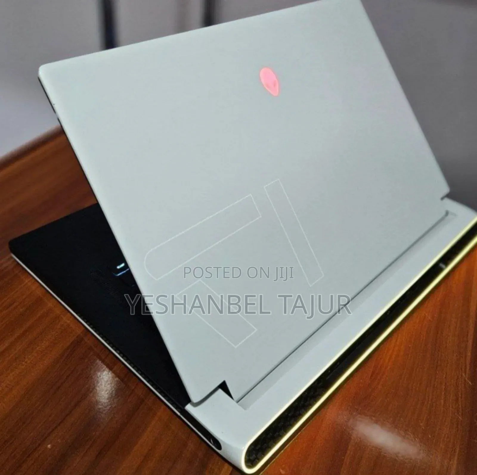 New Laptop Alienware M17x R2 16GB Intel Core I7 SSD 1T