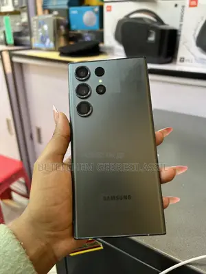 Photo - New Samsung Galaxy S23 Ultra 256 GB Green