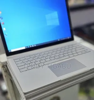 New Laptop Microsoft Surface Book 3 16GB Intel Core I7 SSD 256GB