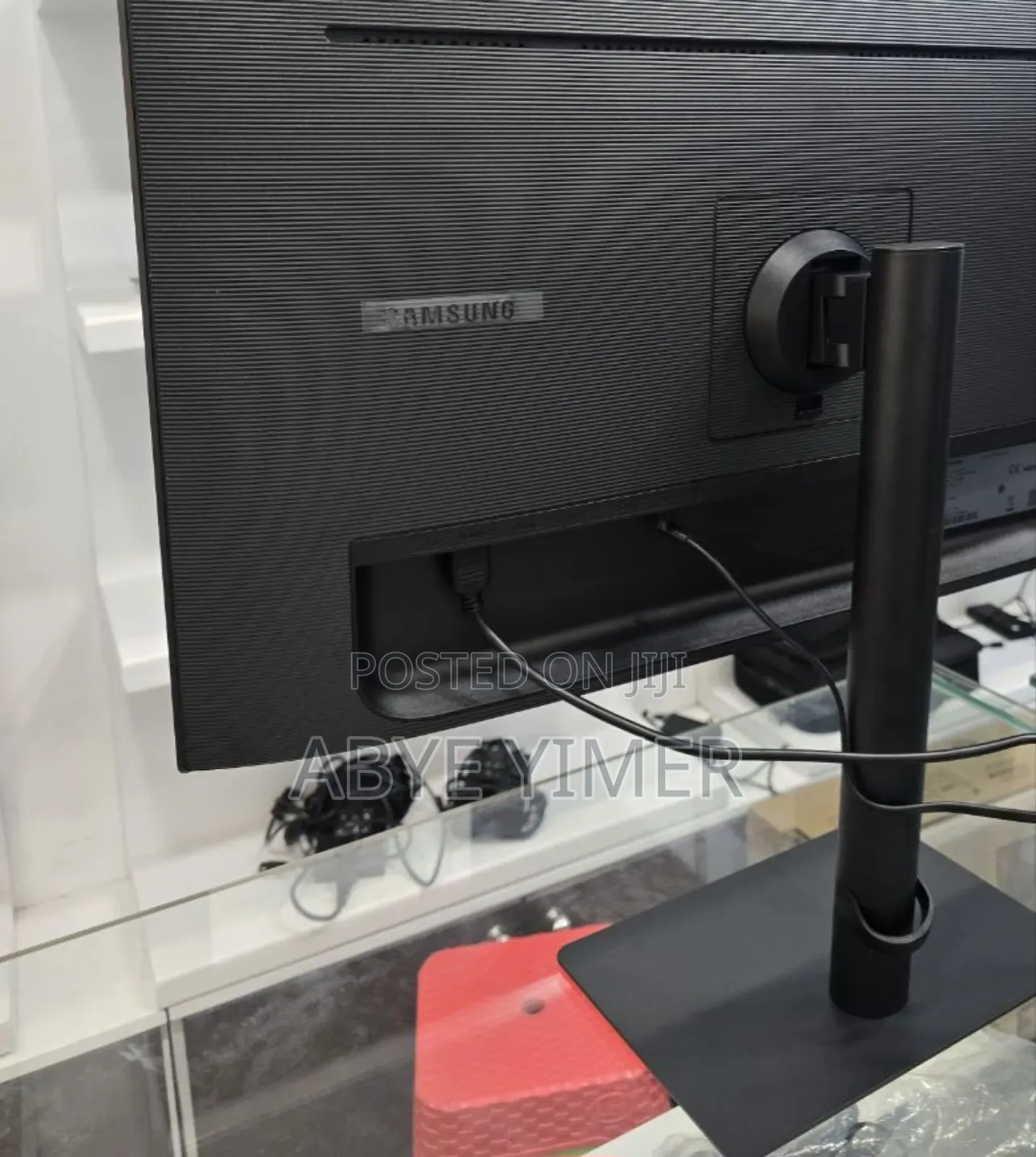 Samsung 27 Inches 16:9 Usb-C Ips Monitor for Editors, 7