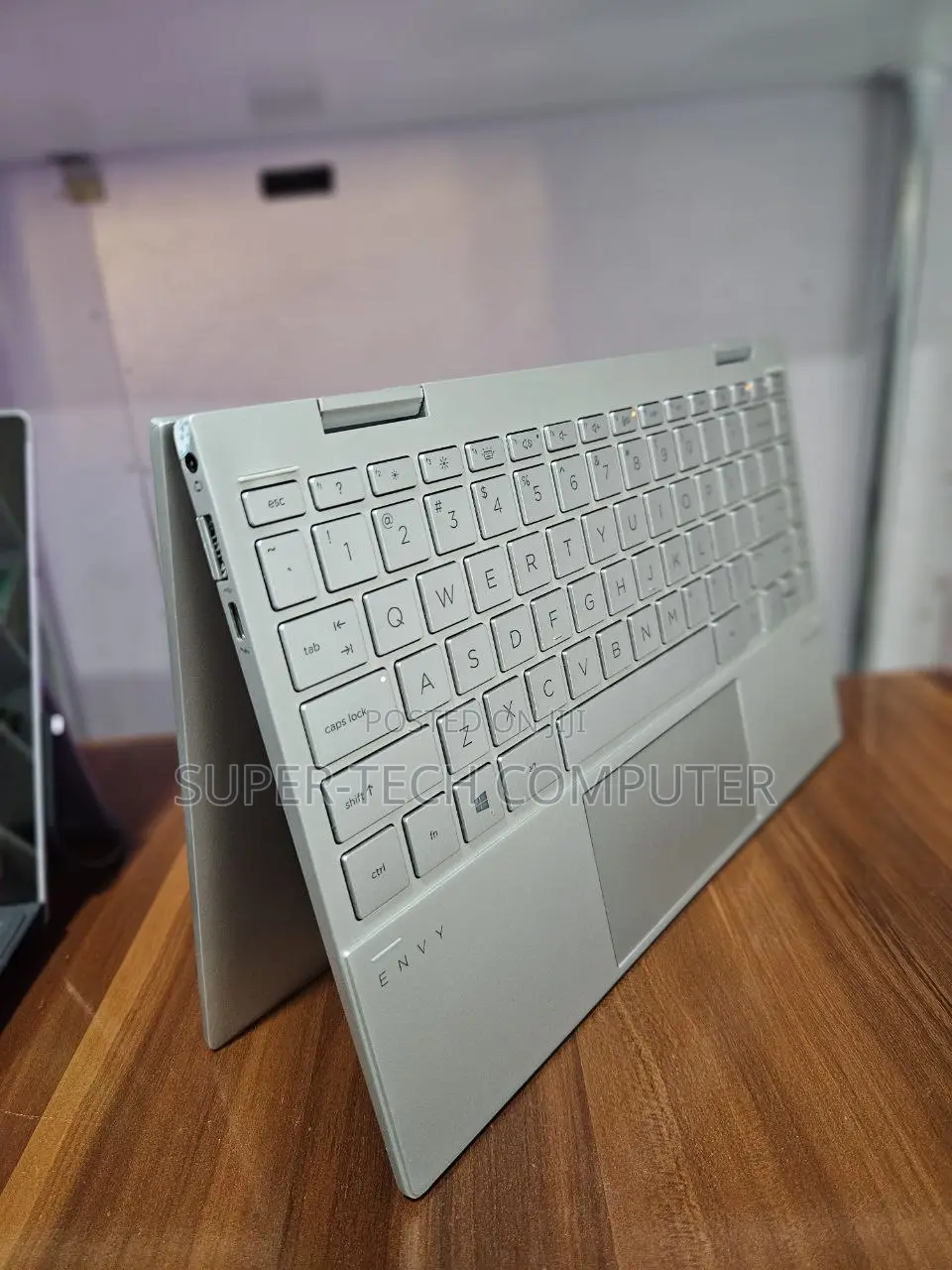 New Laptop HP Envy X360 8GB Intel Core I7 SSD 512GB