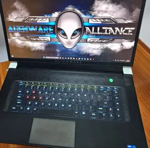 New Laptop Alienware M17x R2 16GB Intel Core I7 SSD 1T