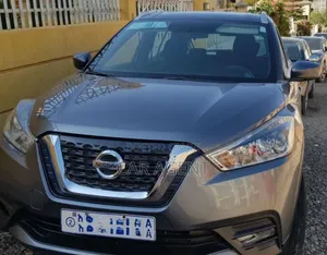 Photo - Nissan Juke 2017 Gray