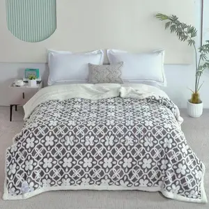 Photo - ጋቢ ለምኔ ሞቃታማ