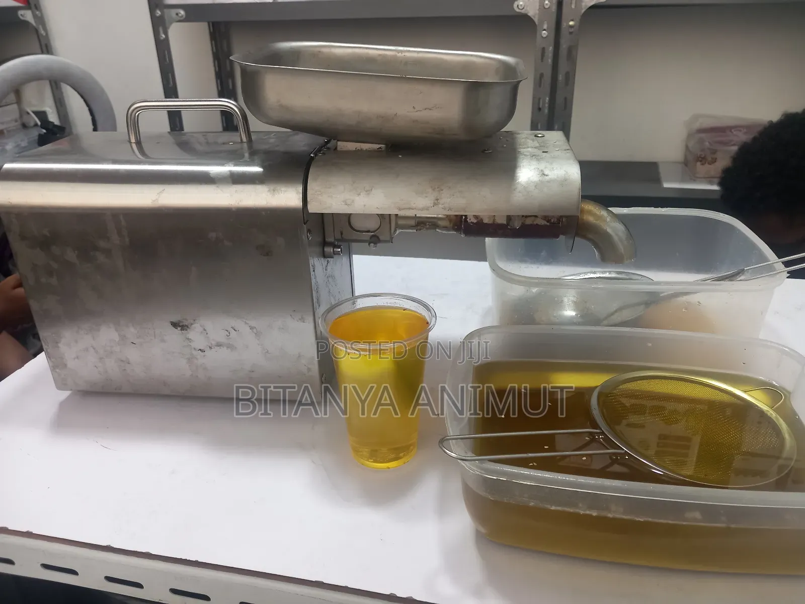 Oil Press / ዘይት መጭመቂያ