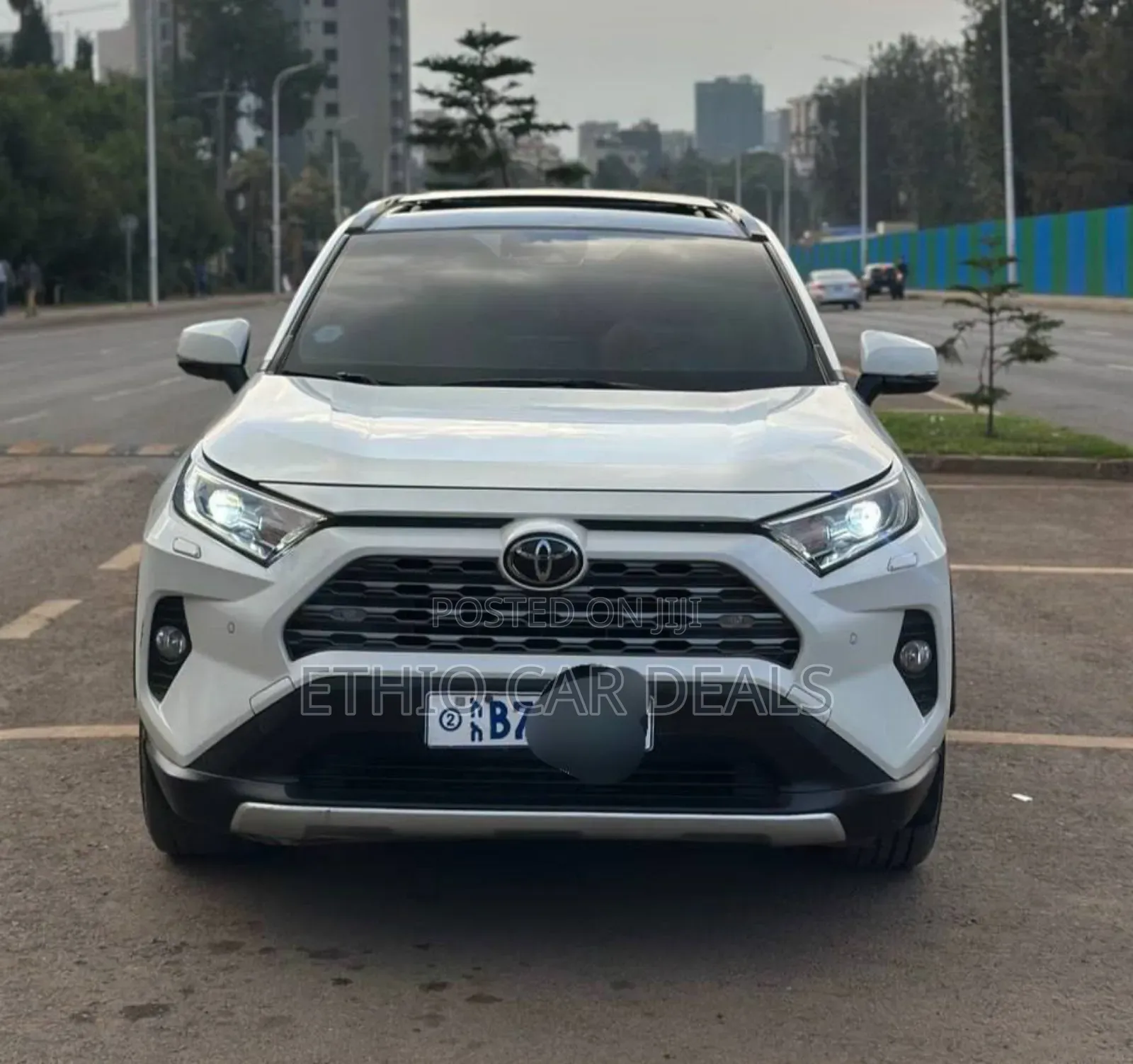 Toyota RAV4 2021 White