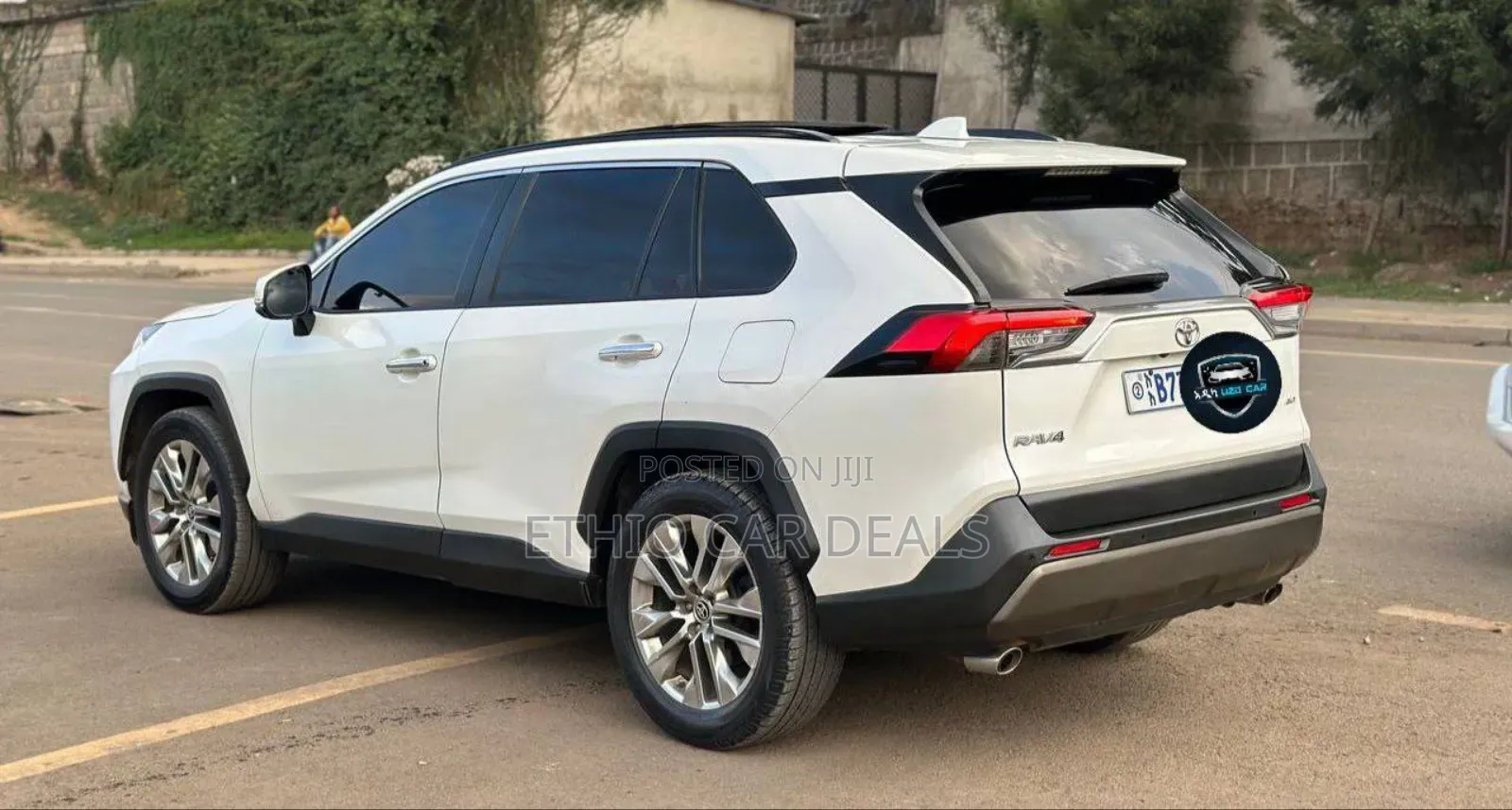 Toyota RAV4 2021 White