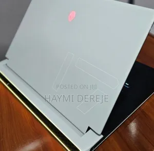 New Laptop Alienware M17x R2 16GB Intel Core I7 SSD 1T