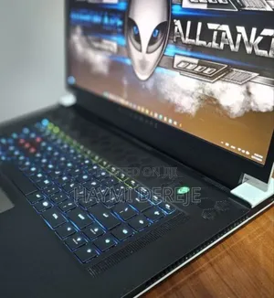 New Laptop Alienware M17x R2 16GB Intel Core I7 SSD 1T