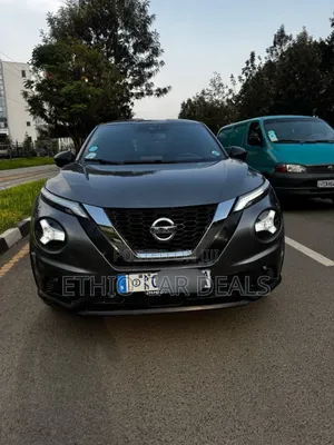 Photo - Nissan Juke 2021 Gray
