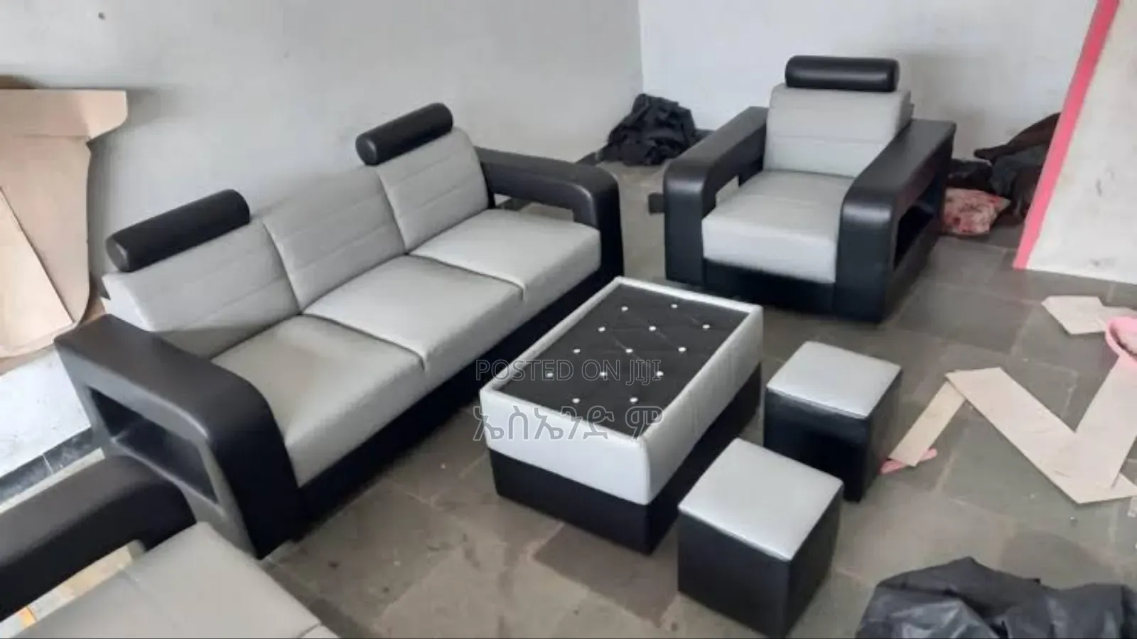 Wood Freak Luxury Lounge Design With Table