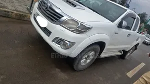 Toyota Hilux 2012 White