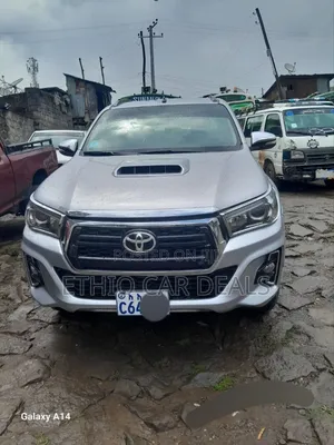 Photo - Toyota Hilux Revo Double Cab Deisel 2.4 AWD 2016 Silver