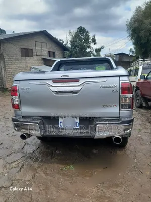 Toyota Hilux Revo Double Cab Deisel 2.4 AWD 2016 Silver