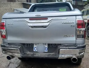 Toyota Hilux Revo Double Cab Deisel 2.4 AWD 2016 Silver