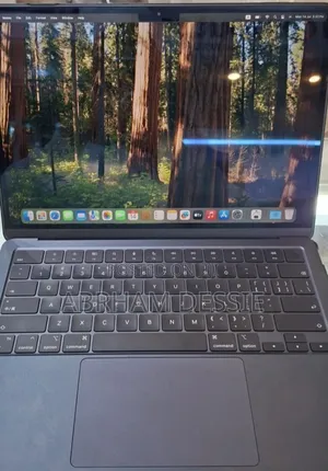 New Laptop Apple MacBook Air 2022 M2 8GB Apple M2 SSD 256GB