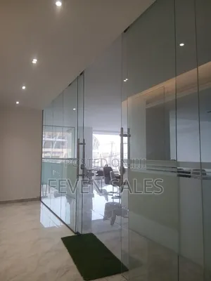 መሀል ቦሌ ላይ የንግድ ሱቅ ሽያጭ