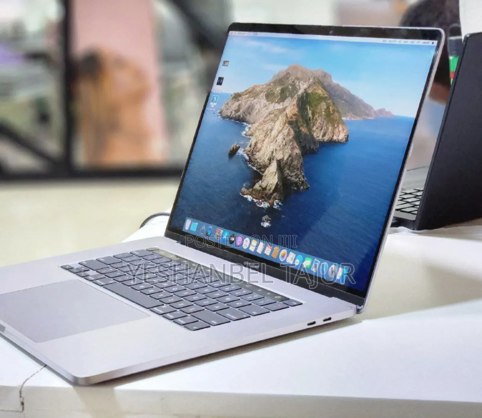 New Laptop Apple MacBook Pro 2019 32GB Intel Core I9 SSD 1T