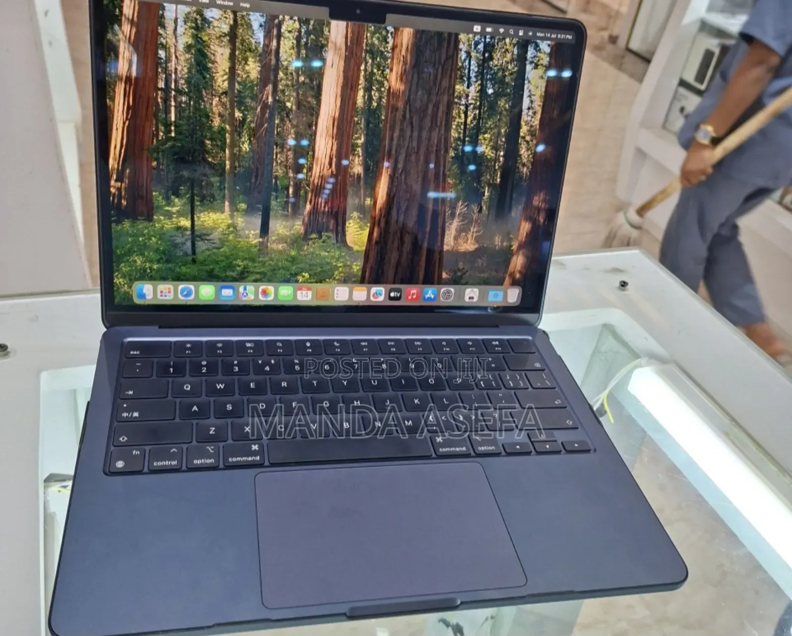 New Laptop Apple MacBook Air 2022 M2 8GB Apple M2 SSD 256GB